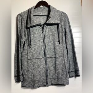 Women’s size medium Talbot’s textured black/white athleticwear jacket fun collar